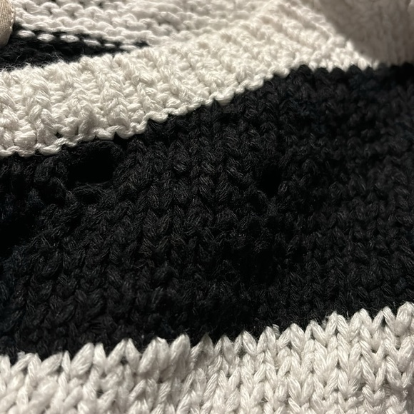 Hollister distressed oversized crop sweater size small - Picture 6 of 10